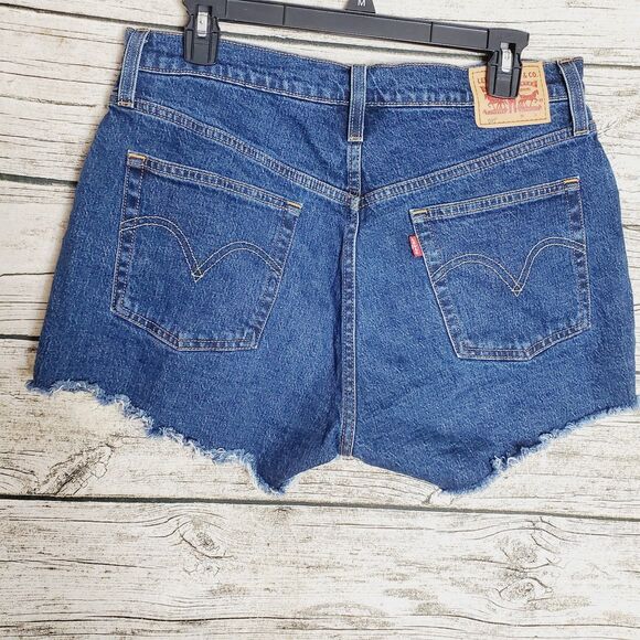 Levis Womens 501 Denim Shorts Dark Wash Size 31 - Picture 4 of 7